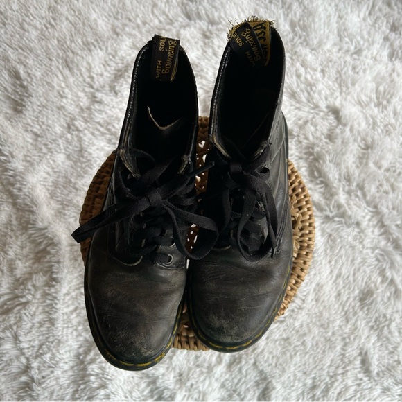 Dr. Martens Eight Eye - Picture 4 of 9